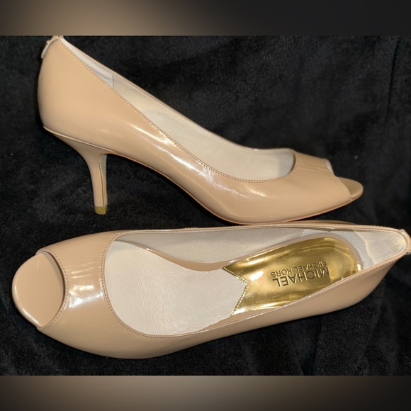 Michael Kors Open Toe Nude Patent Leather Shoes Stiletto Heel New* US Size 8 - Picture 1 of 11